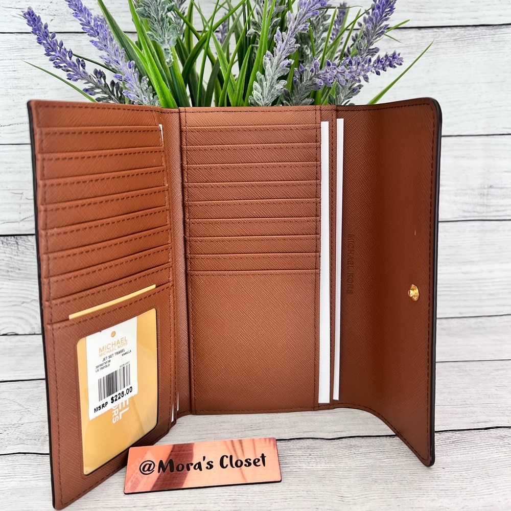 🦋Michael Kors Trifold Wallet - Picture 5 of 7